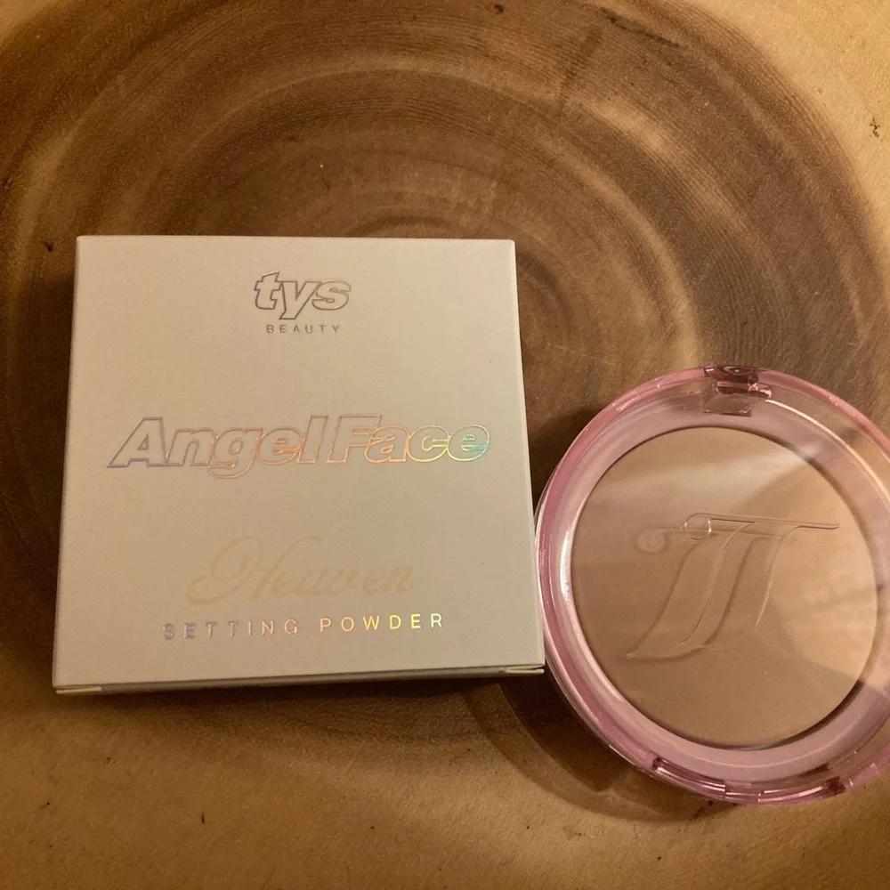 Tys Beauty Angel Face Setting Powder -‎ Heaven - New In Box - Full Size - .31 Oz